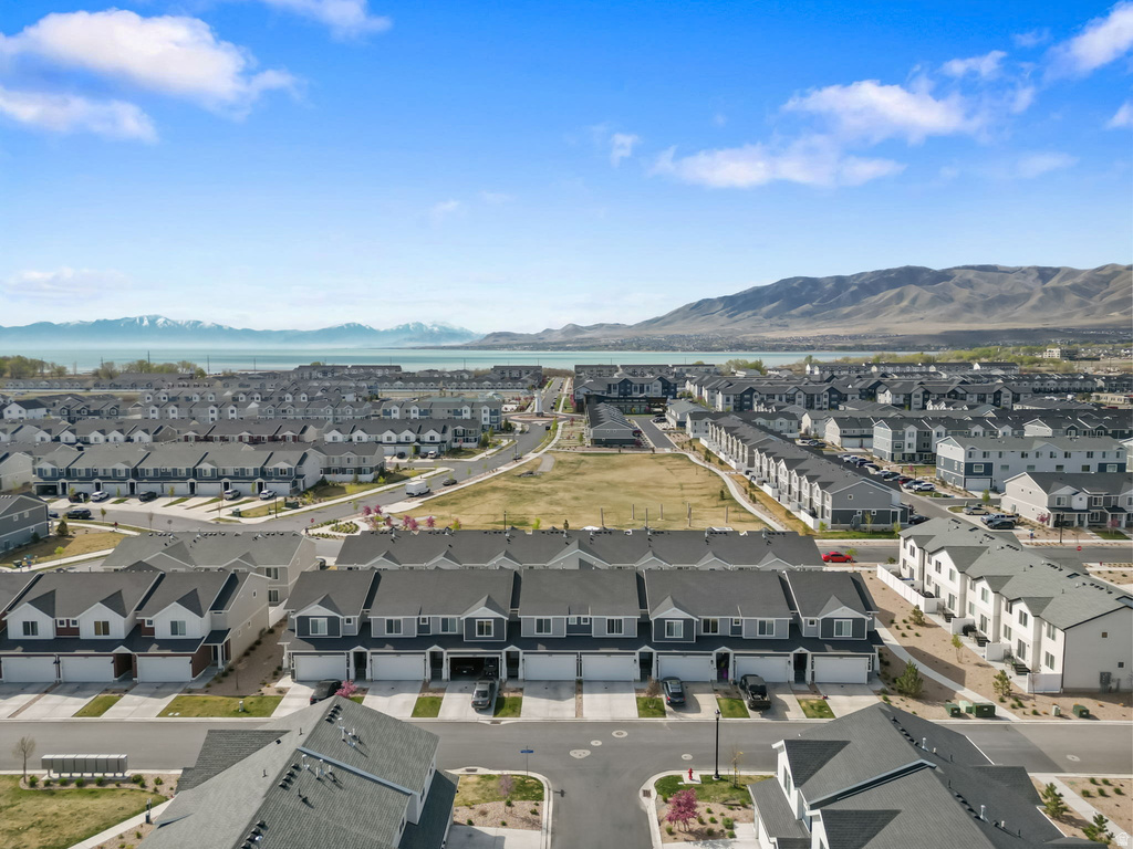 1033 E REEF DR Saratoga Springs, UT 84045