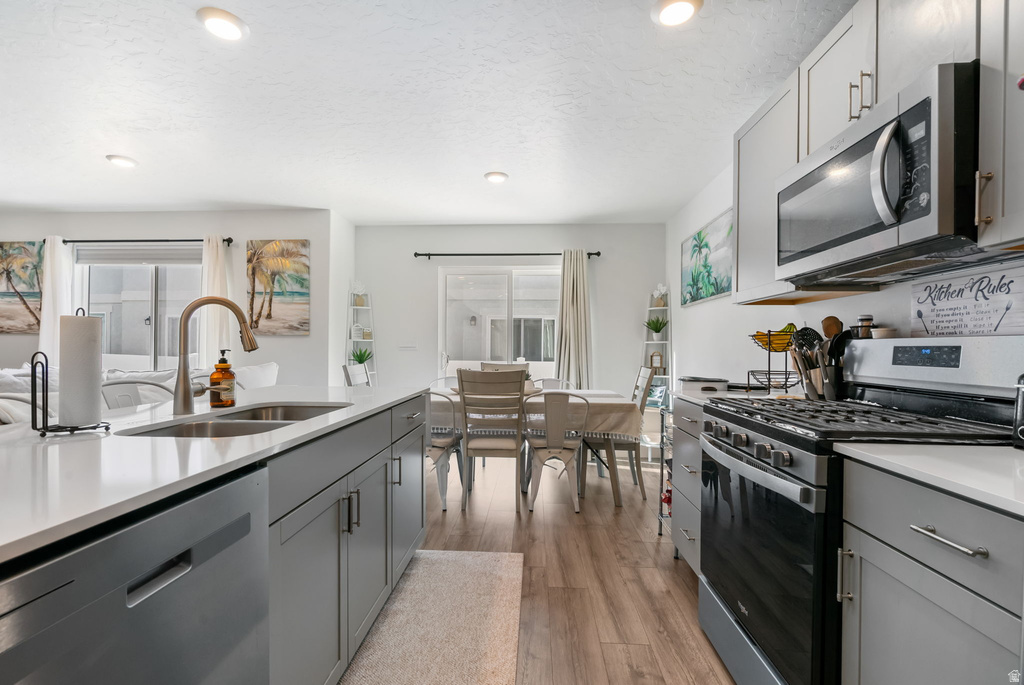 1033 E REEF DR Saratoga Springs, UT 84045