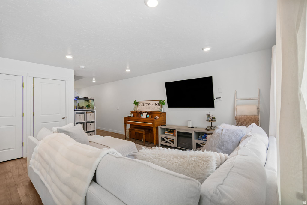 1033 E REEF DR Saratoga Springs, UT 84045