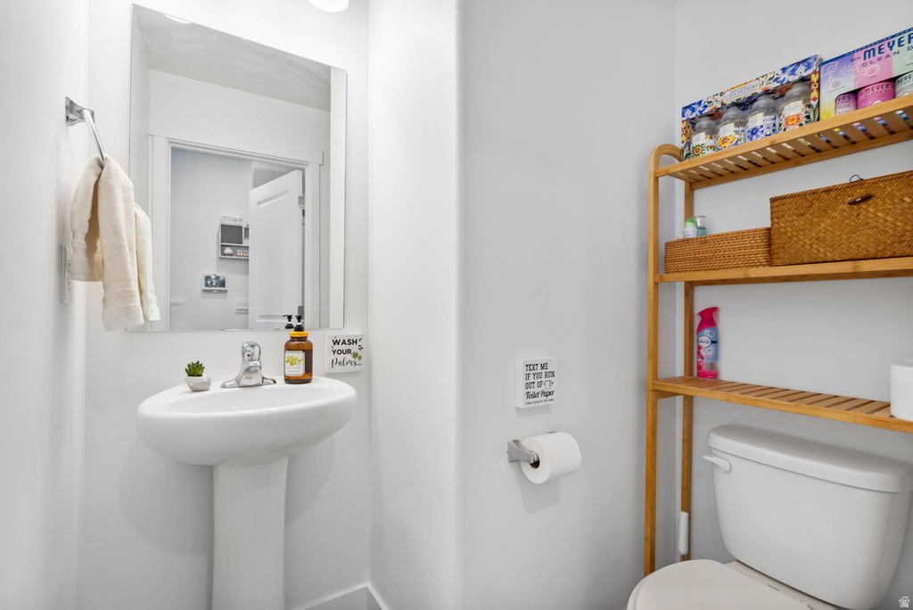 1033 E REEF DR Saratoga Springs, UT 84045