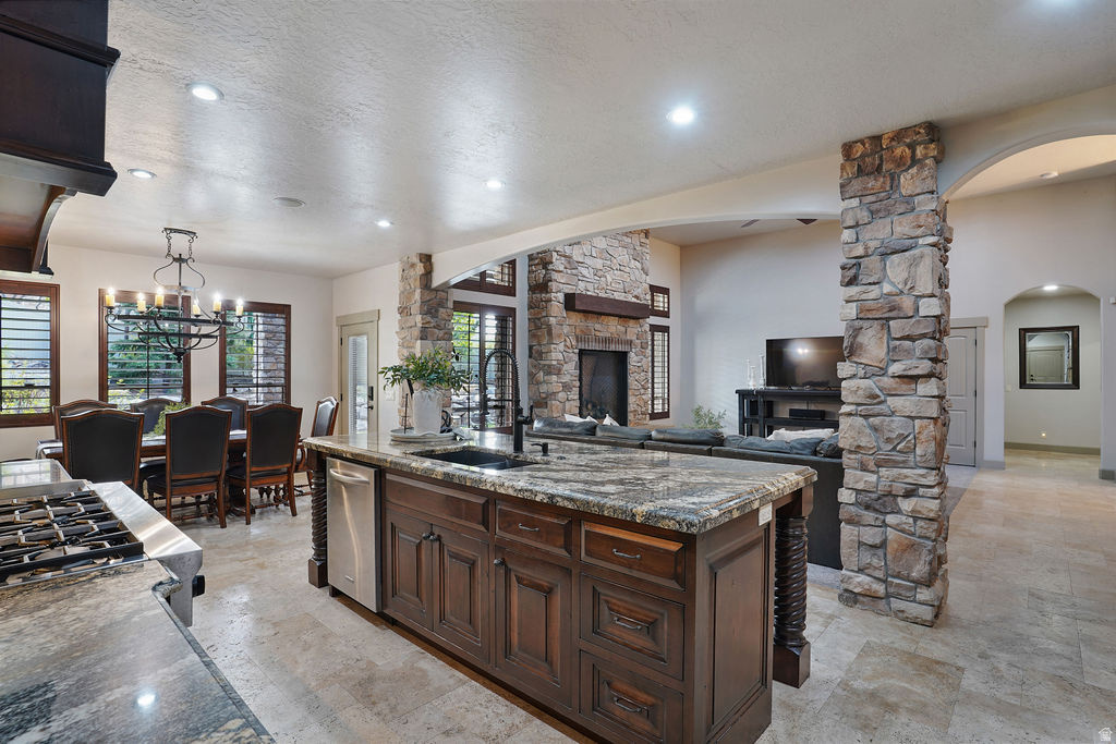 858 E 600 S Santaquin, UT 84655