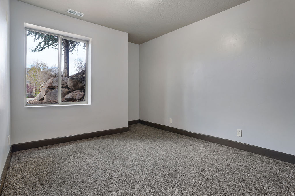 858 E 600 S Santaquin, UT 84655