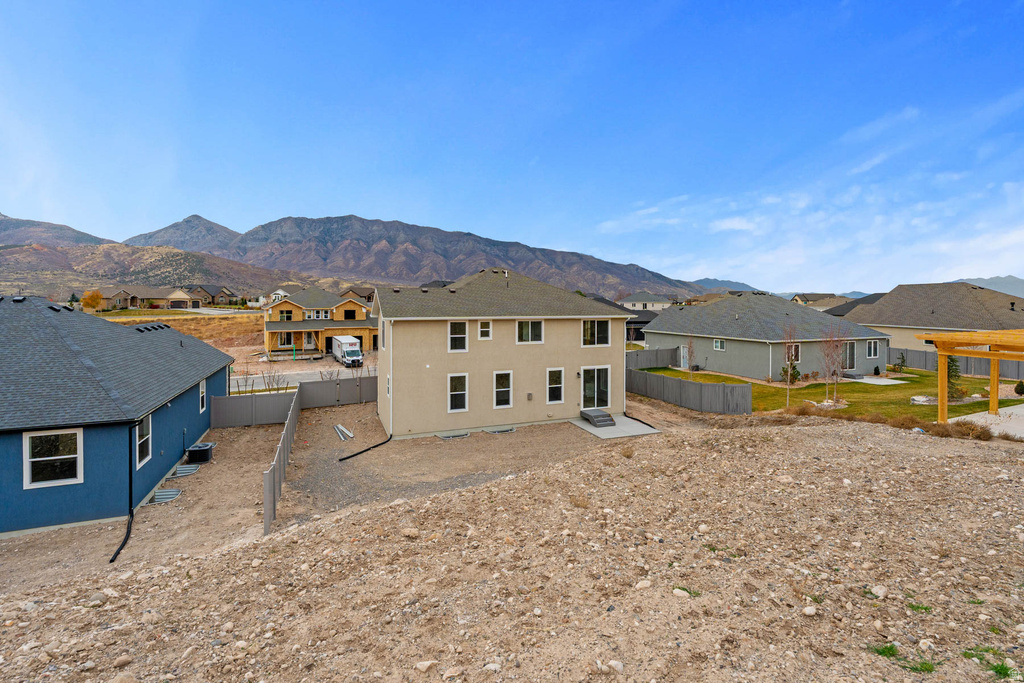 912 CREST DALE LANE LN Santaquin, UT 84655