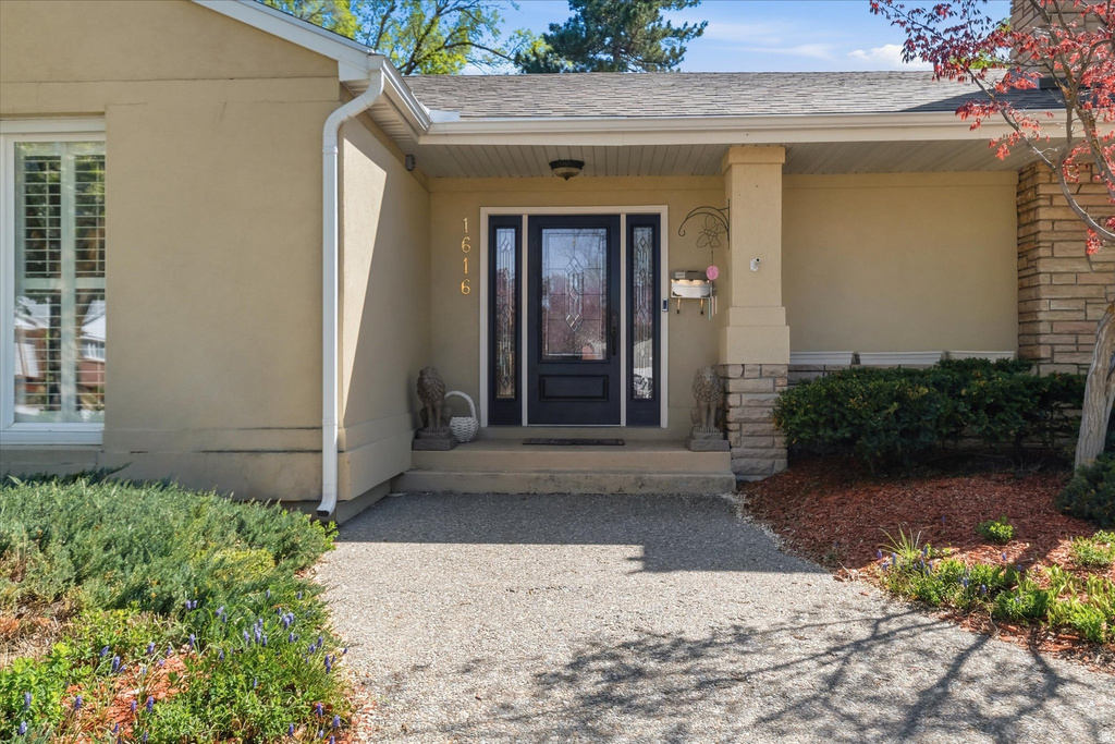 1616 E SUNSET DR Logan, UT 84321