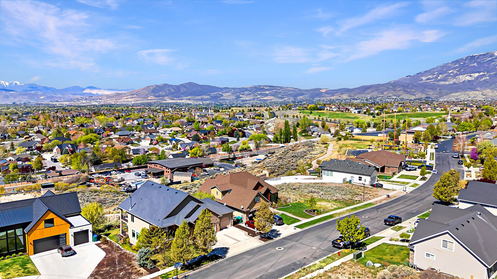 10207 N BAYHILL DR Cedar Hills, UT 84062