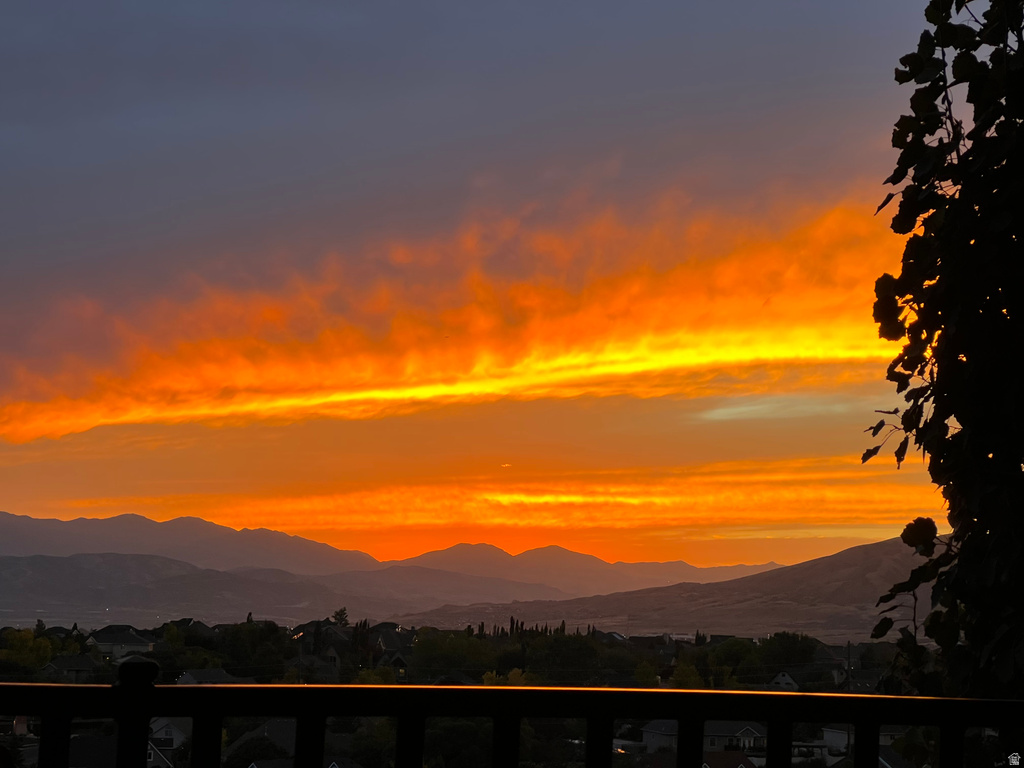 10207 N BAYHILL DR Cedar Hills, UT 84062