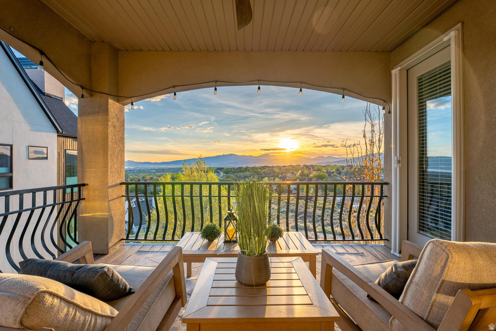 10207 N BAYHILL DR Cedar Hills, UT 84062