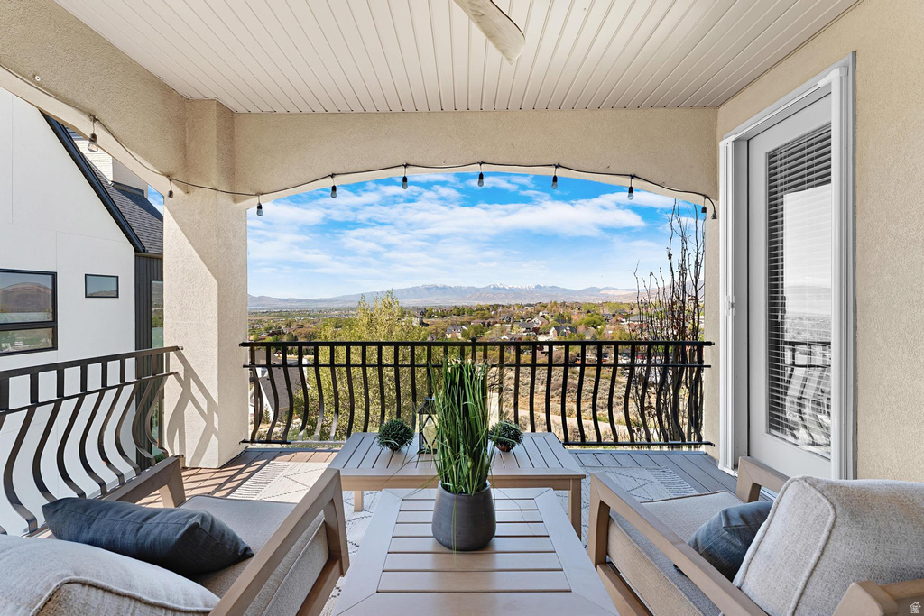 10207 N BAYHILL DR Cedar Hills, UT 84062