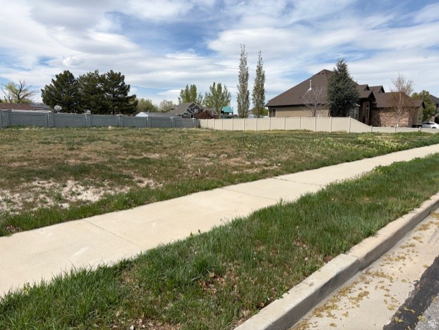 11376 S 2420 W South Jordan, UT 84095