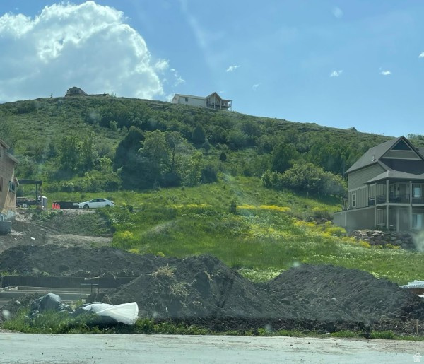 676  LOCHWOOD DR Garden City, UT 84028