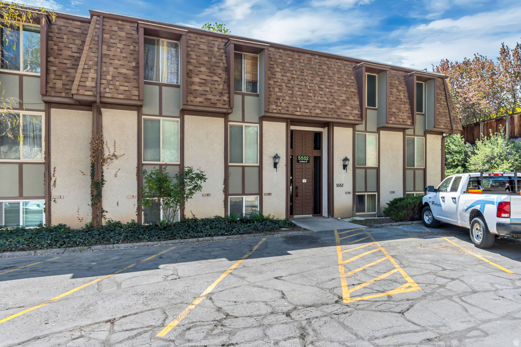 5552 S WILLOW LN #A Salt Lake City, UT 84107