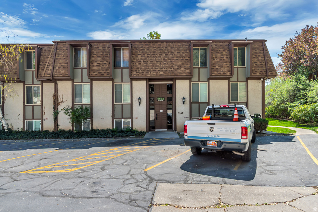 5552 S WILLOW LN #A Salt Lake City, UT 84107