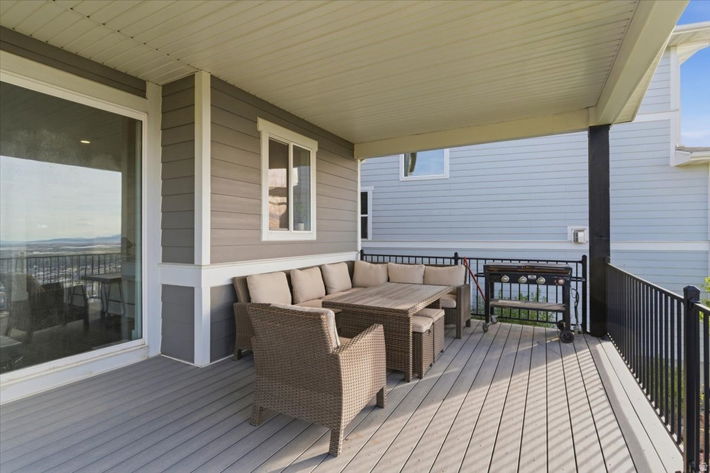 340 E BELLA VIDA DR North Salt Lake, UT 84054