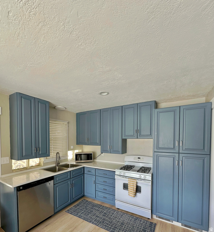 244 W CENTER ST Springville, UT 84663