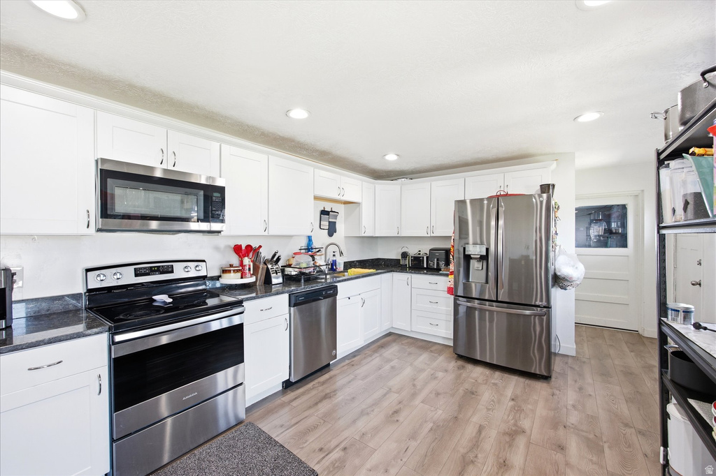 4773 S SIMPER LN Taylorsville, UT 84129