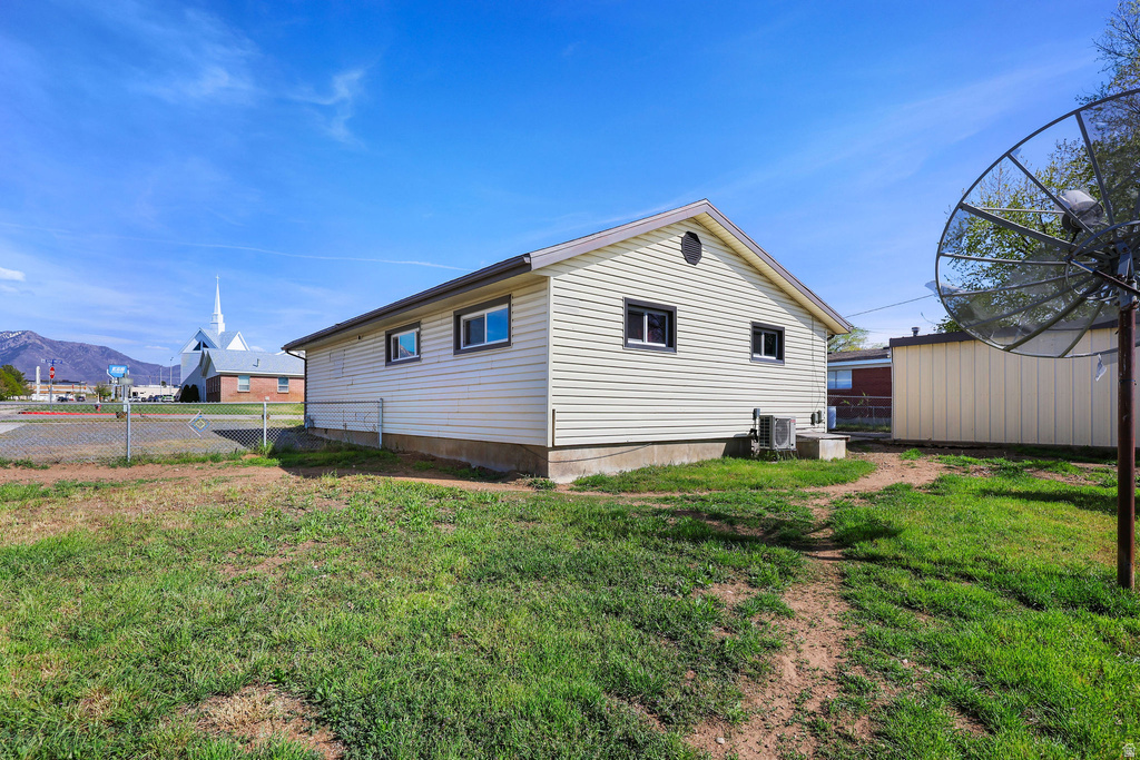 5709 S 2050 W Roy, UT 84067