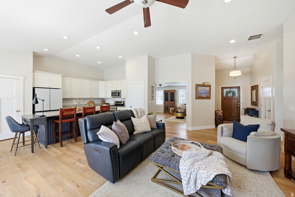 699 W 650 S Springville, UT 84663