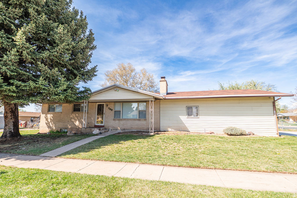 788 W 2400 N Clinton, UT 84015