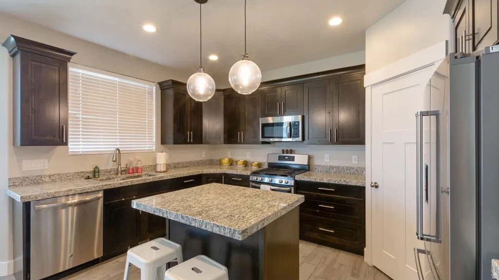 3349 N 350 W Lehi, UT 84043