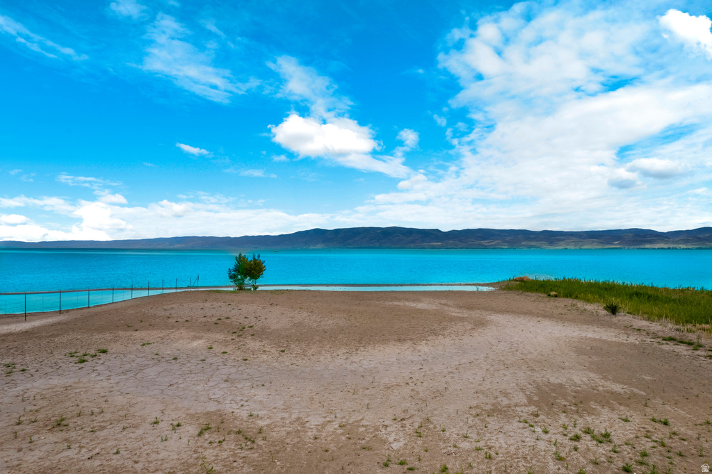 377 EAST SHORE RD Saint Charles, ID 83272