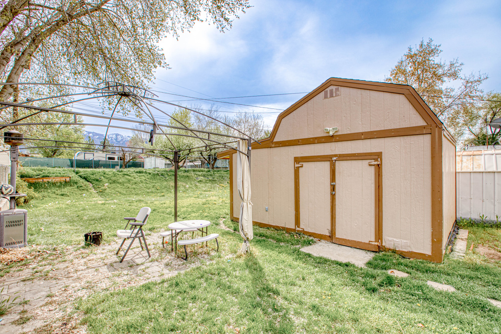 972 LA VERDE ST Layton, UT 84041