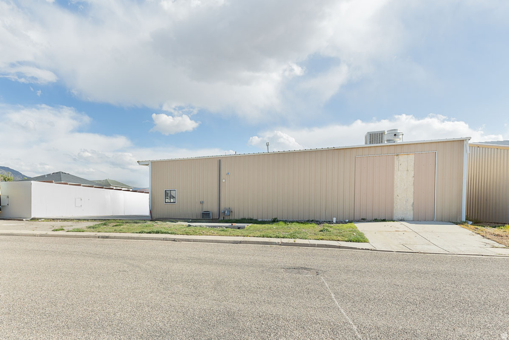 601 W 2675 N photo 3