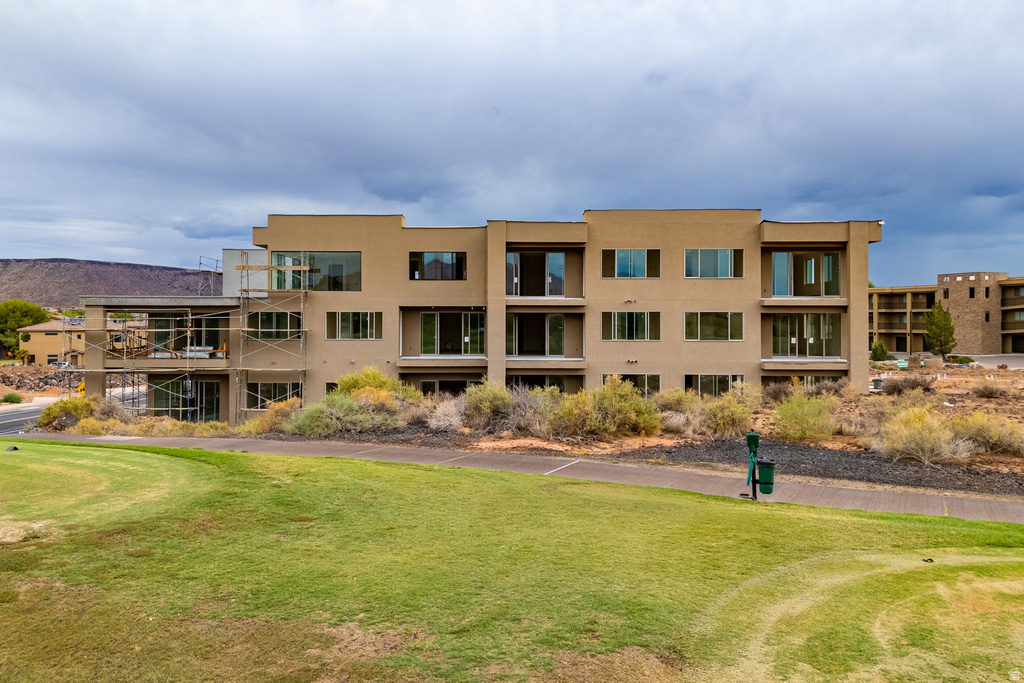 271 N COUNTRY LN #B16 St George, UT 84770