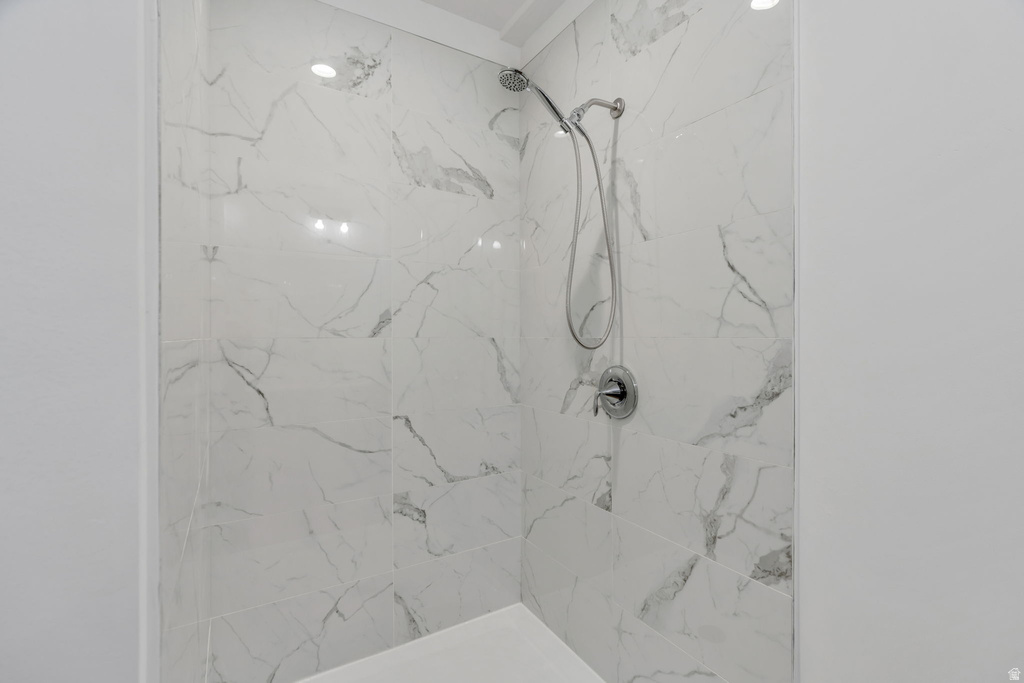 6386 W ARRANMORE DR South Jordan, UT 84009