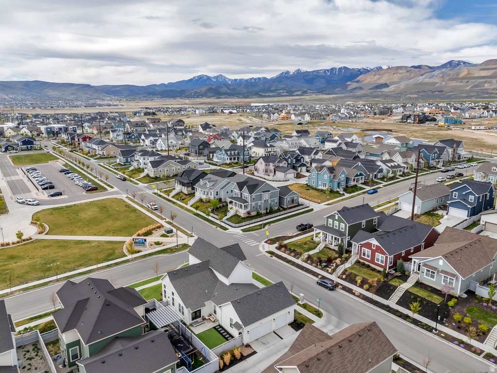 6386 W ARRANMORE DR South Jordan, UT 84009