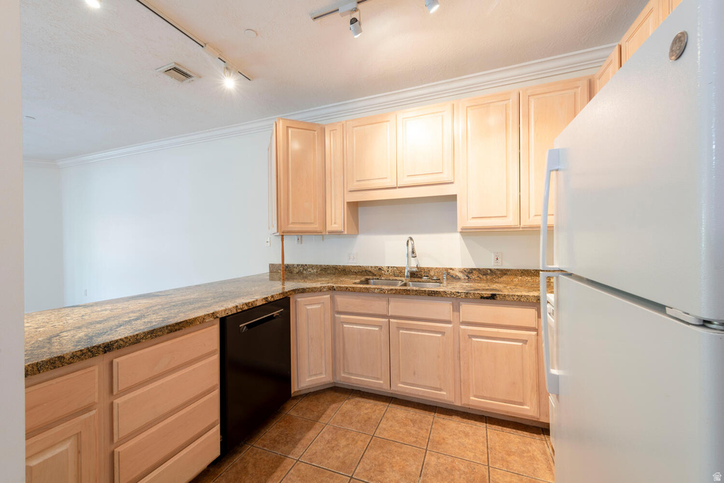 838 E SOUTH TEMPLE #208 Salt Lake City, UT 84102