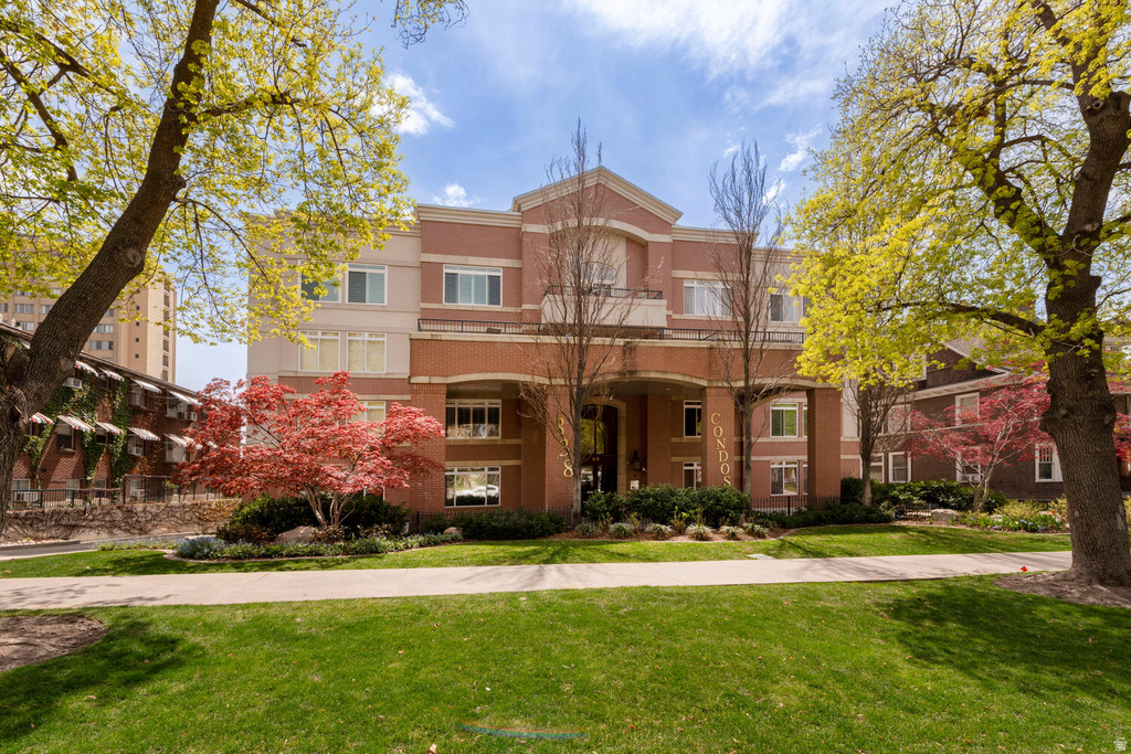 838 E SOUTH TEMPLE #208 Salt Lake City, UT 84102