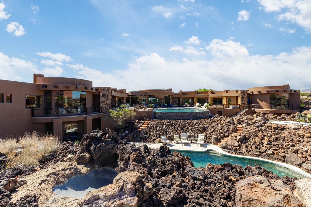 2248 N TACHEENE DR St George, UT 84770