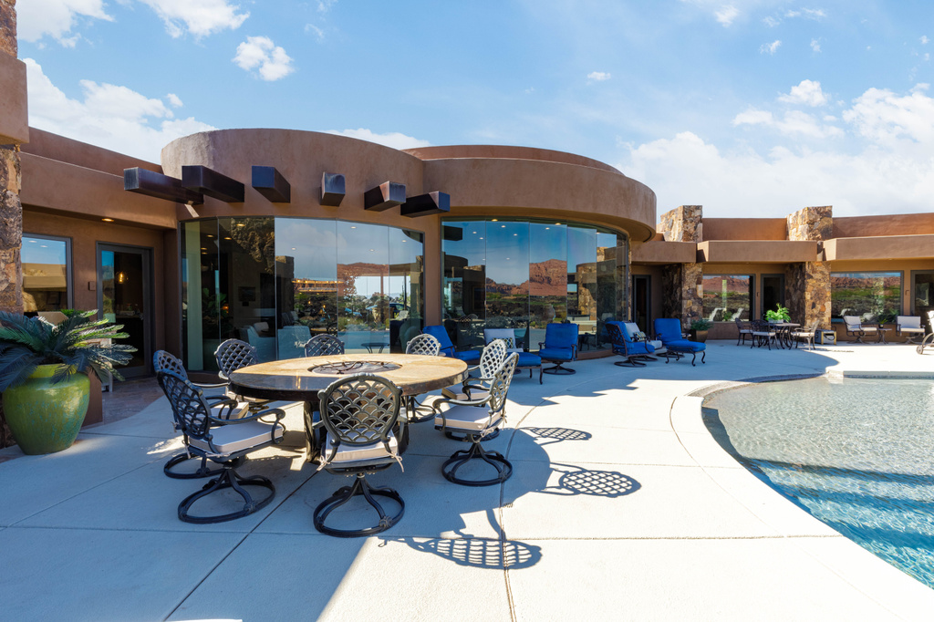 2248 N TACHEENE DR St George, UT 84770