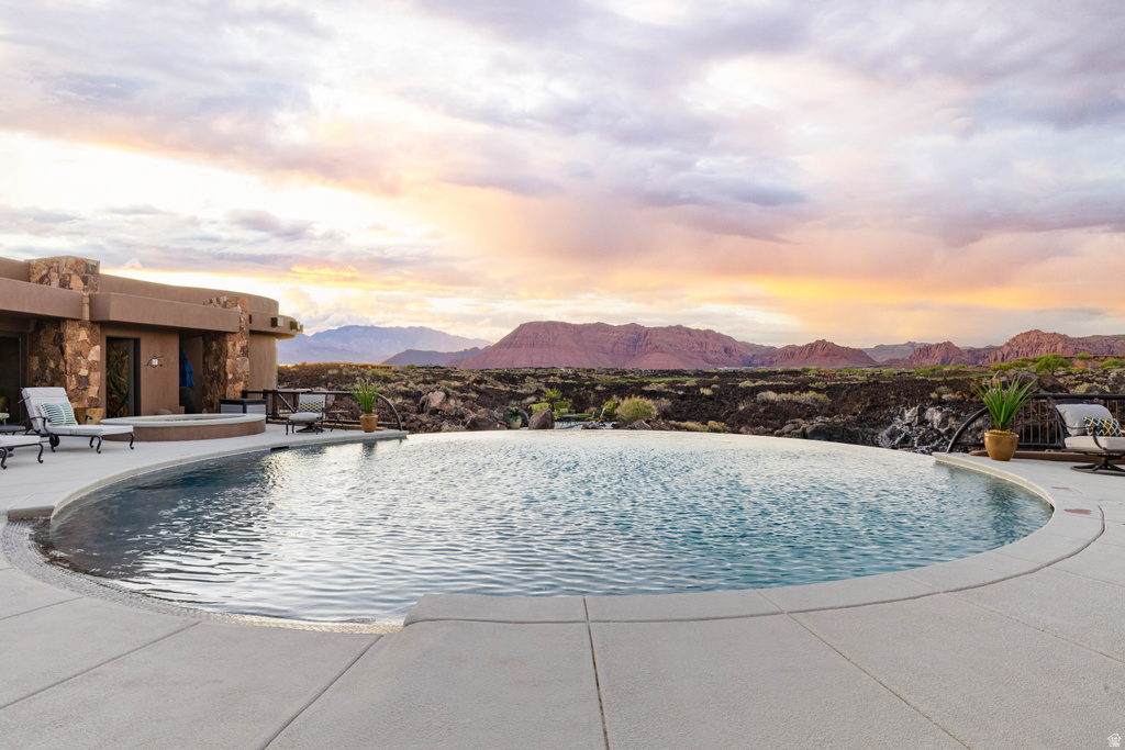 2248 N TACHEENE DR St George, UT 84770