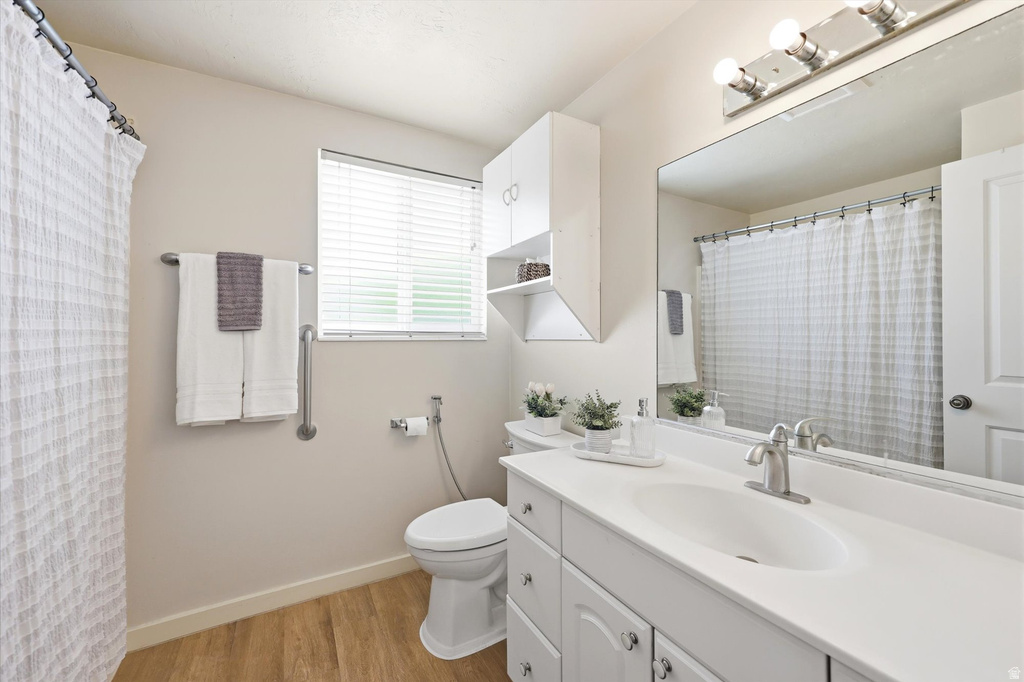 215 CAROL WAY Midvale, UT 84047