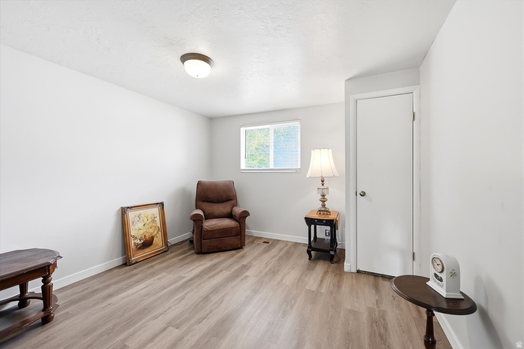 215 CAROL WAY Midvale, UT 84047