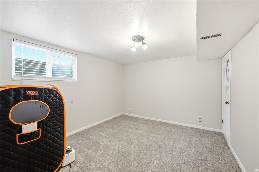 215 CAROL WAY Midvale, UT 84047