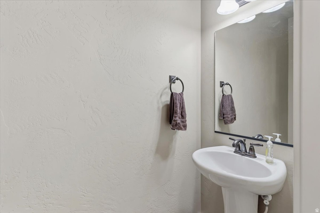 1873 W 800 N Farmington, UT 84025