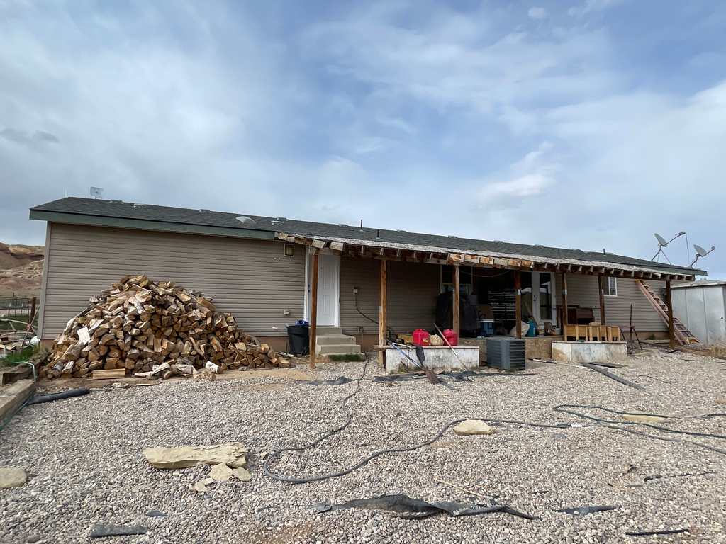 240 E HORSESHOE BEND RD Vernal, UT 84078