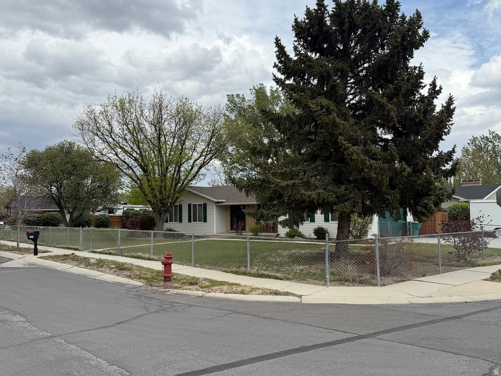 8041 S BUENO VISTA DR West Jordan, UT 84088