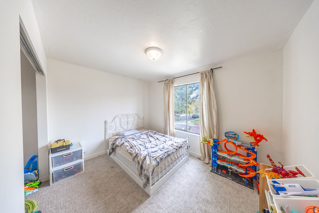 1930 E SOUTHBRIDGE WAY Sandy, UT 84093