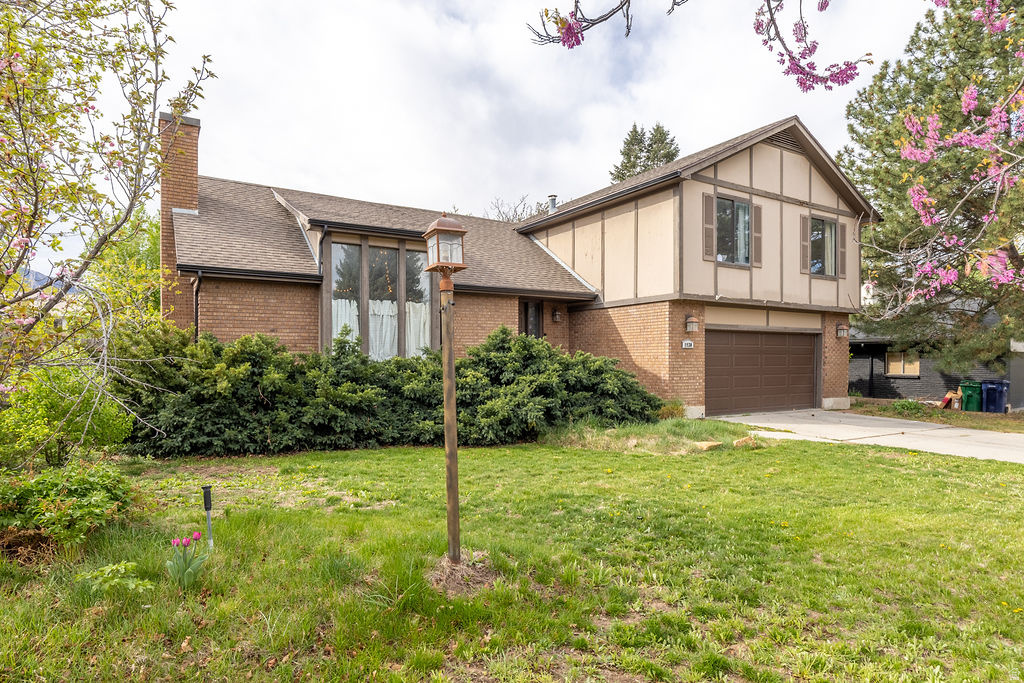 1930 E SOUTHBRIDGE WAY Sandy, UT 84093