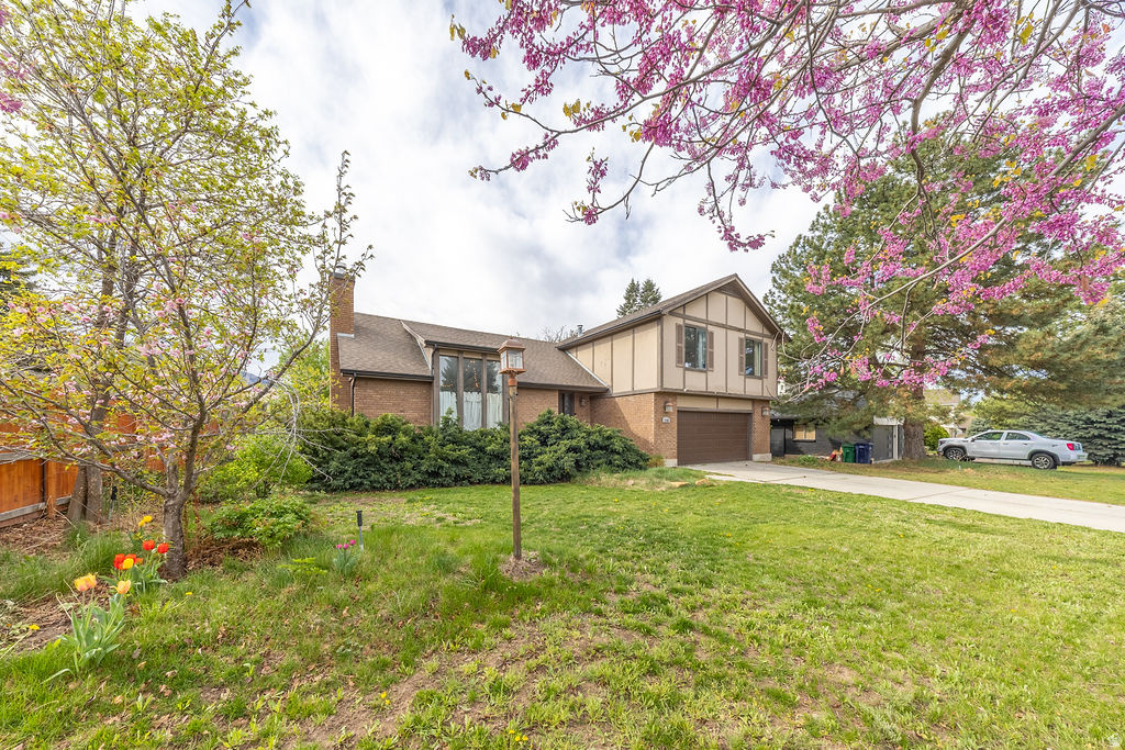 1930 E SOUTHBRIDGE WAY Sandy, UT 84093