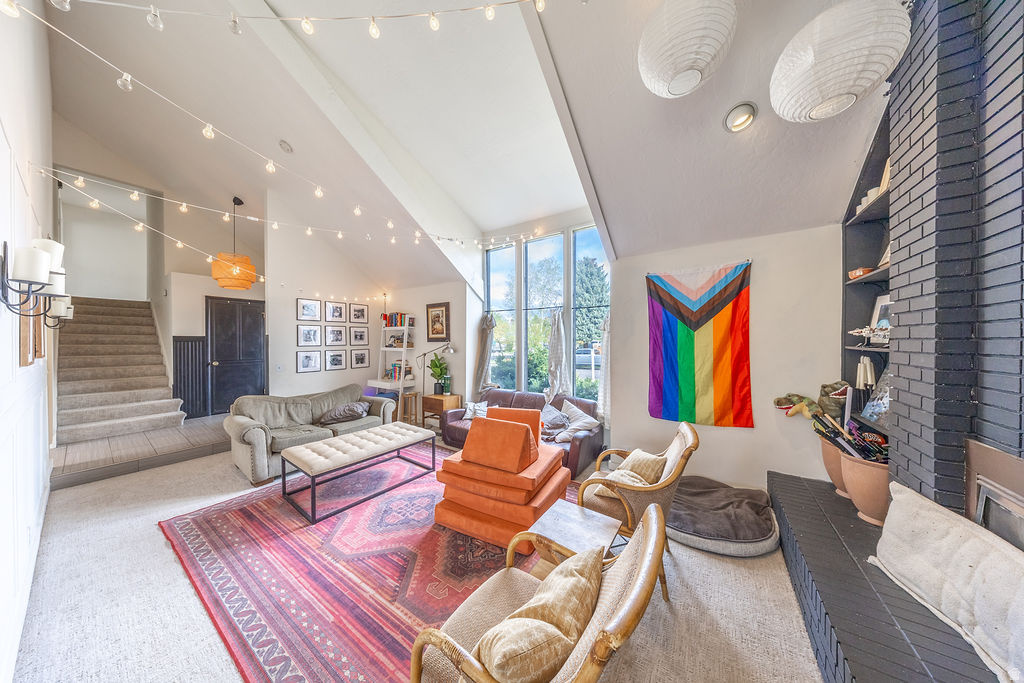 1930 E SOUTHBRIDGE WAY Sandy, UT 84093