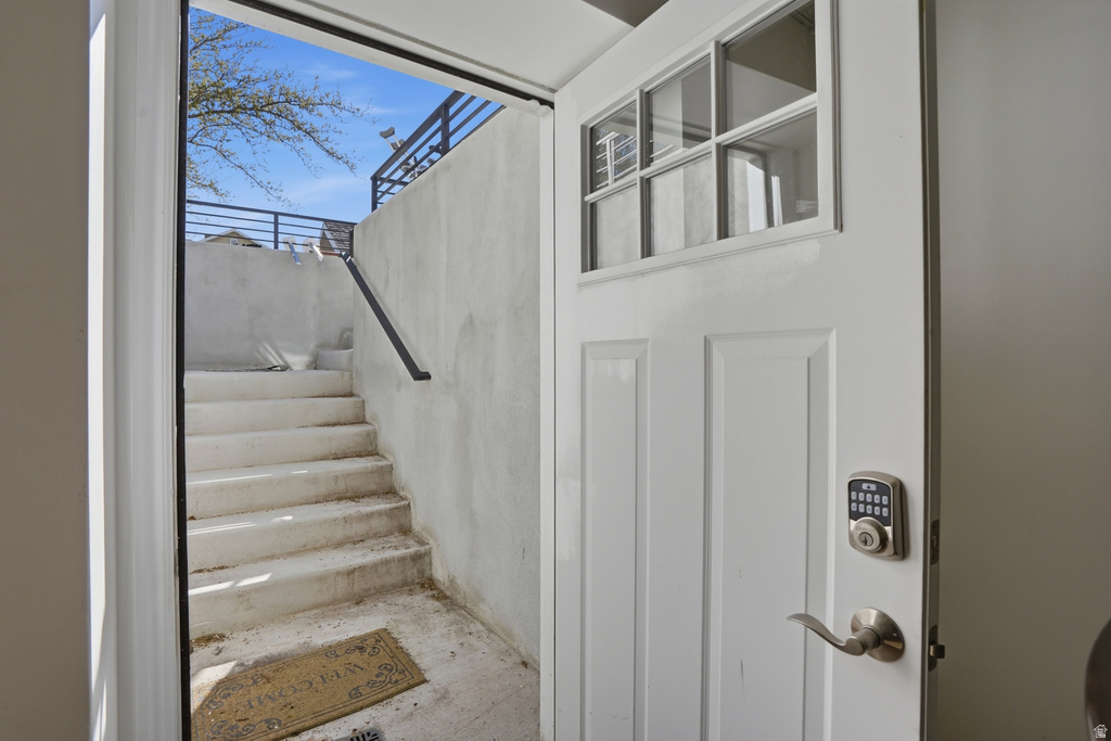 9489 S KIRKSIDE DR South Jordan, UT 84009