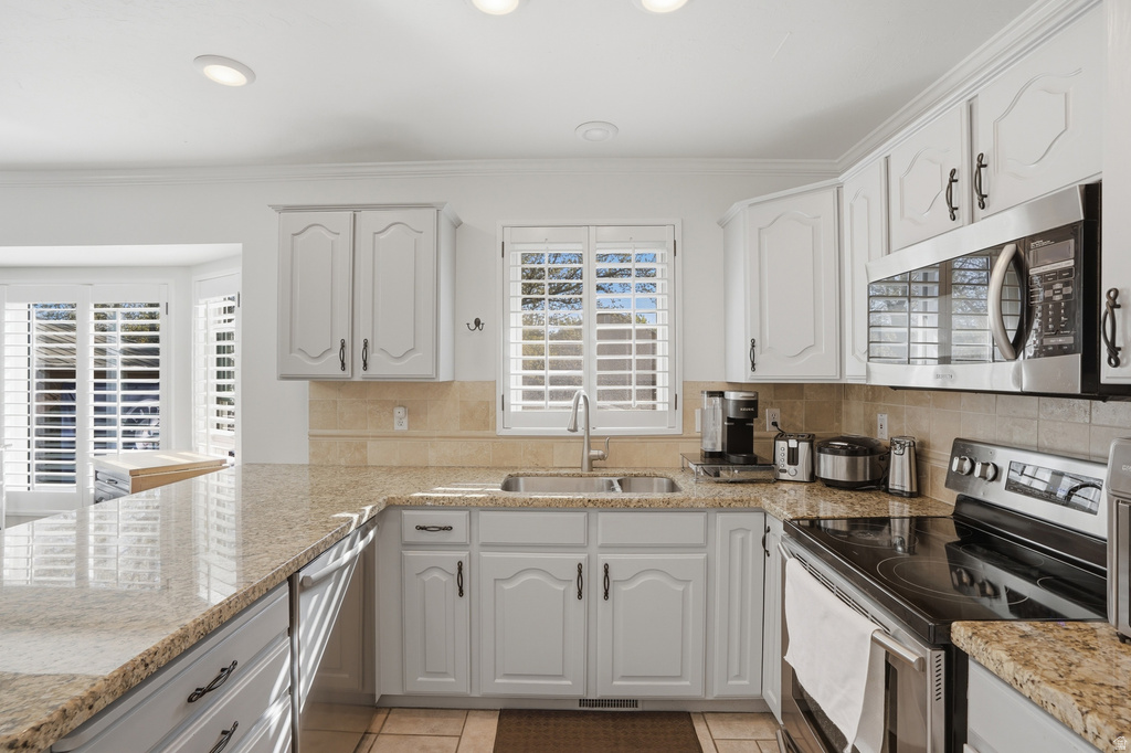 9489 S KIRKSIDE DR South Jordan, UT 84009