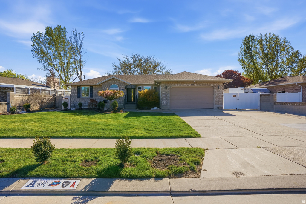 9489 S KIRKSIDE DR South Jordan, UT 84009