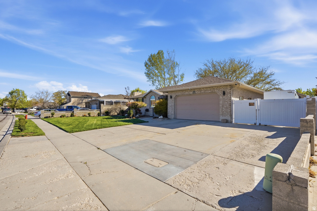 9489 S KIRKSIDE DR South Jordan, UT 84009