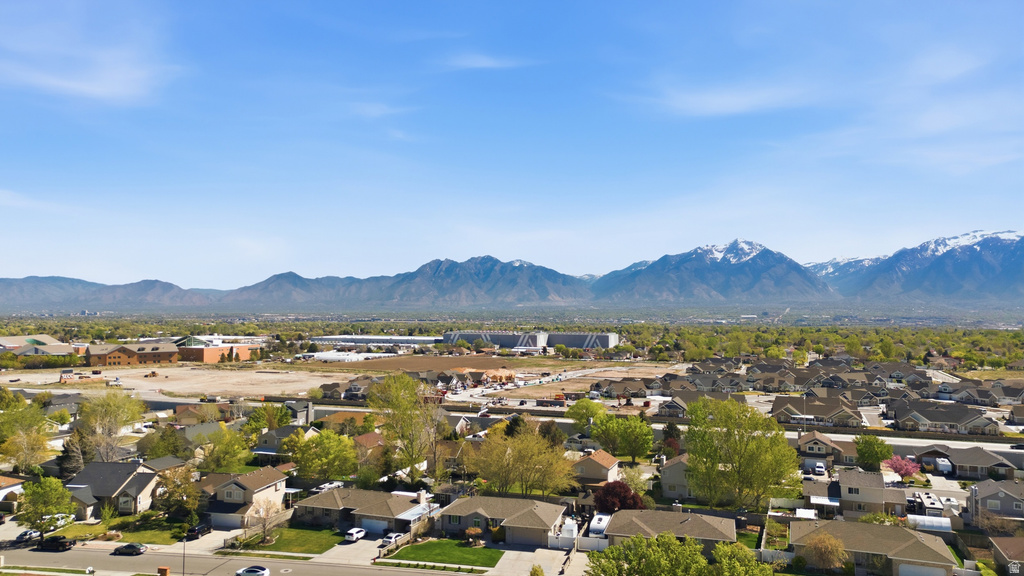 9489 S KIRKSIDE DR South Jordan, UT 84009