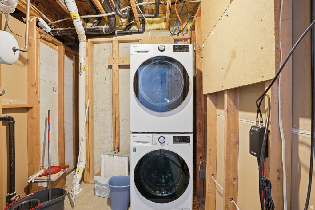 9489 S KIRKSIDE DR South Jordan, UT 84009